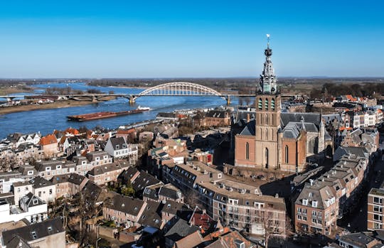 Wycieczka z przewodnikiem po Nijmegen na rowerze z lunchem