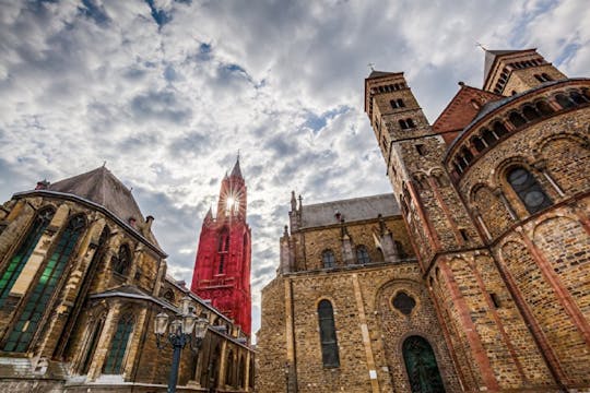 Self-guided beer quiz tour by foot through Maastricht including local beers