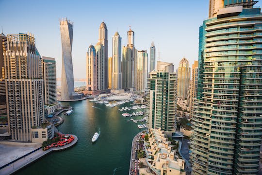 STEP tour a pie por el puerto deportivo de Dubái y entradas para Ain Dubái