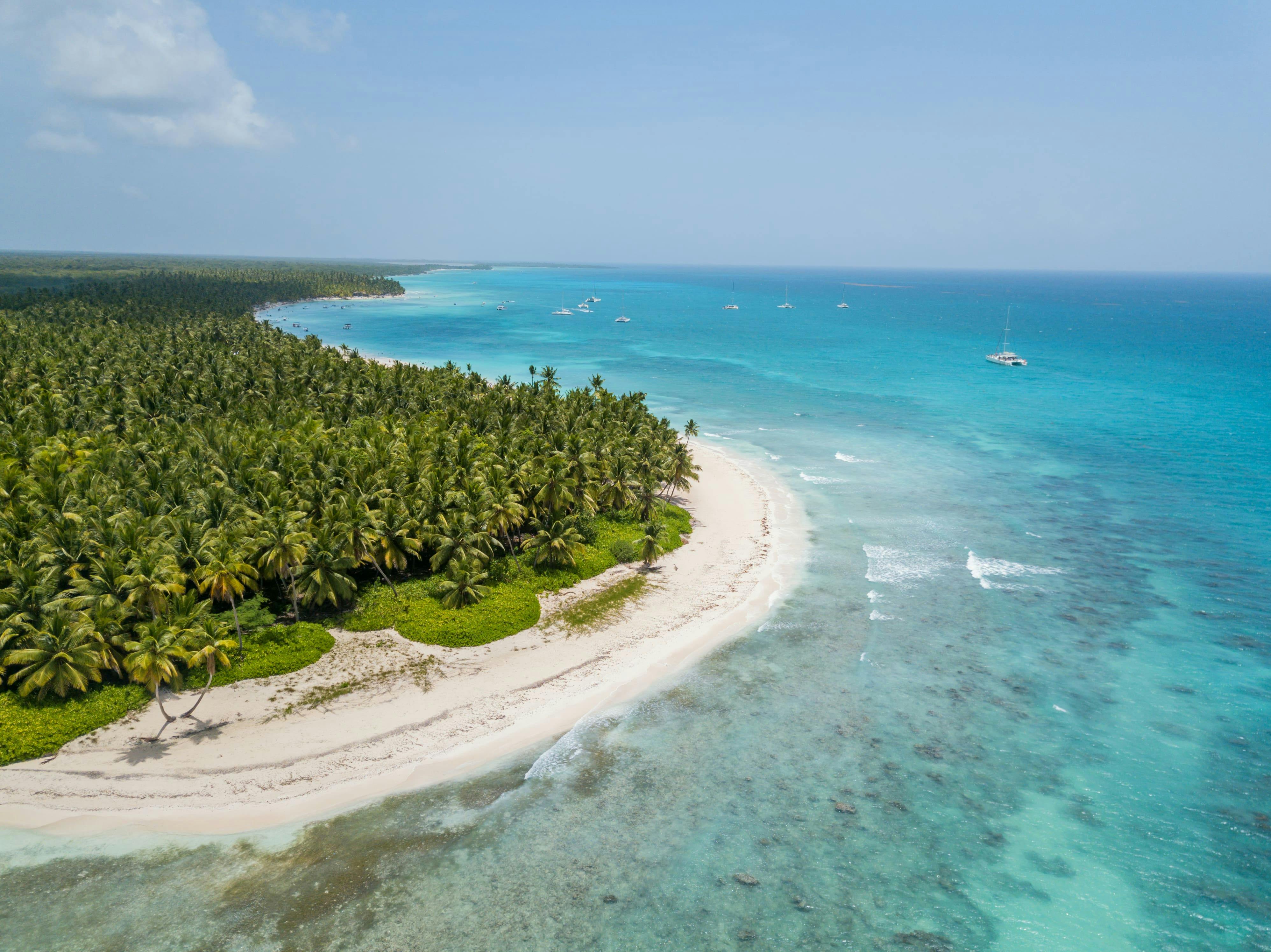 Saona Blue Lagoon Sailboat Tour with VIP Beach Club