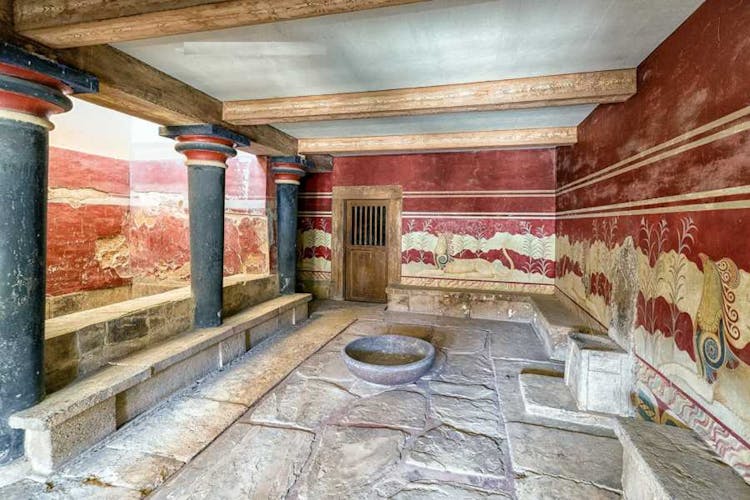Highlights of Knossos ancient city and winery tour