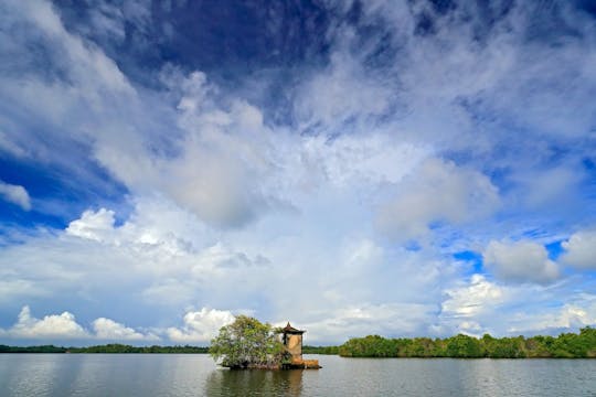 Madu River cruise and Lunuganga Estate tour from Negombo