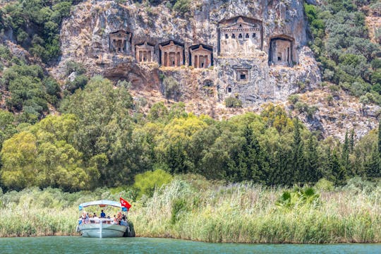 Wycieczka łodzią rzeczną w wiosce Dalyan i starożytne miasto Kaunos