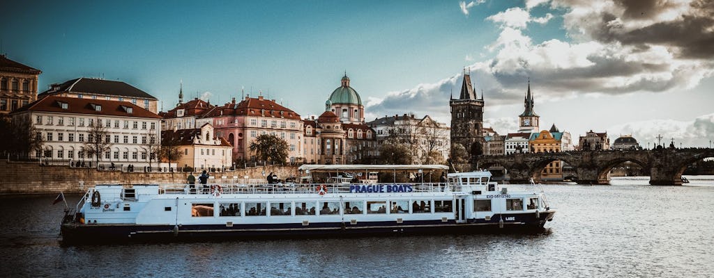 Prague by night dinner cruise