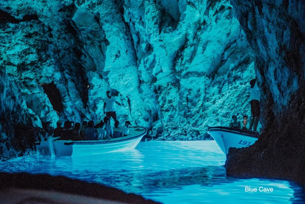 Blue Cave en Hvar 5 eilanden tour vanuit Split