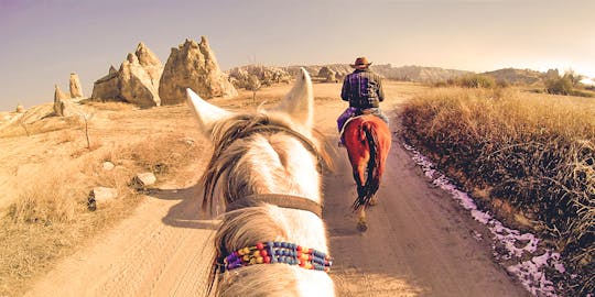 Expérience de balade à cheval de 2 heures dans les vallées de la Cappadoce