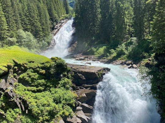 Explorez la visite privée d'une journée des cascades de Krimml au départ de Salzbourg