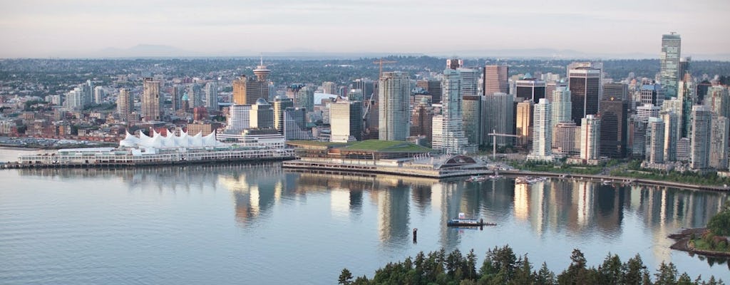 A cidade de Vancouver destaca um passeio turístico