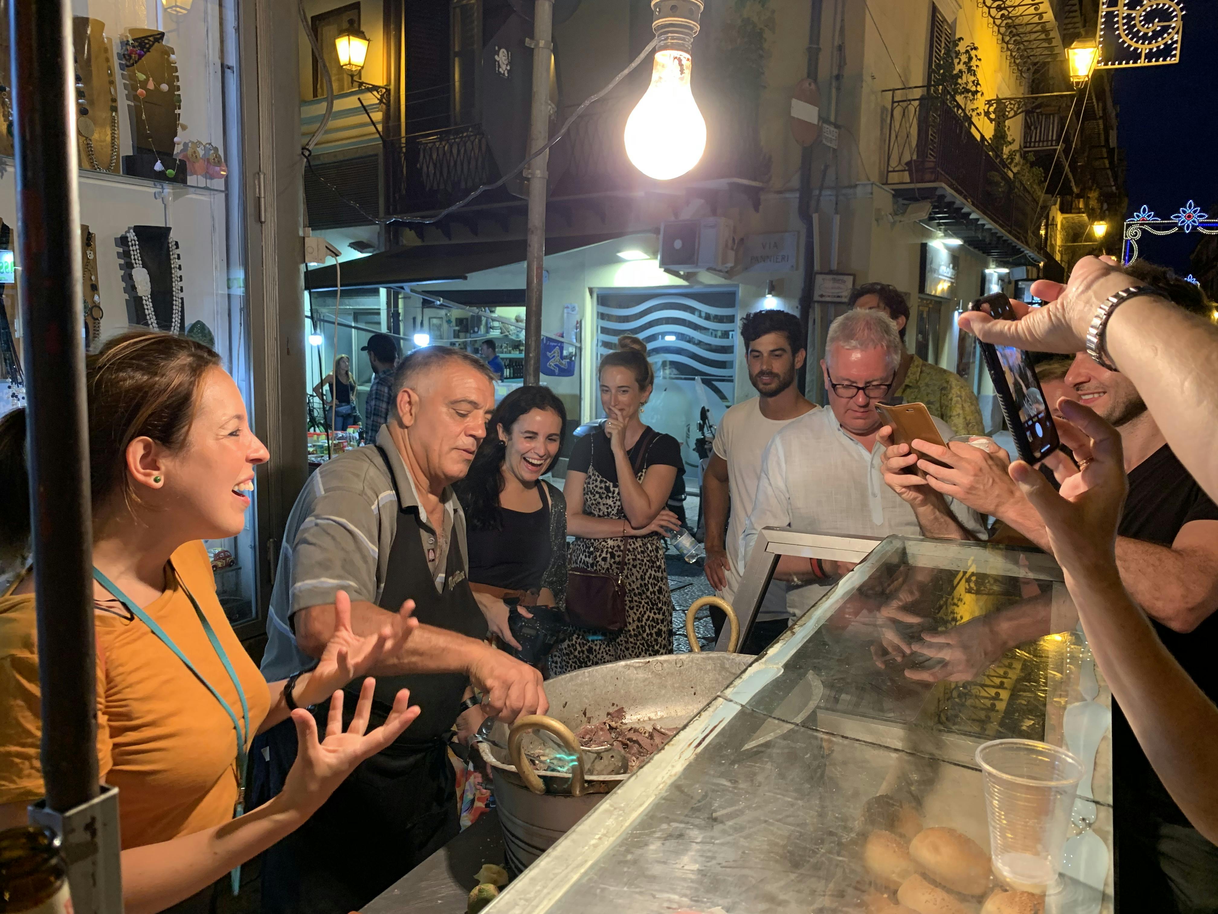 Abends Street Food Tour durch Palermo