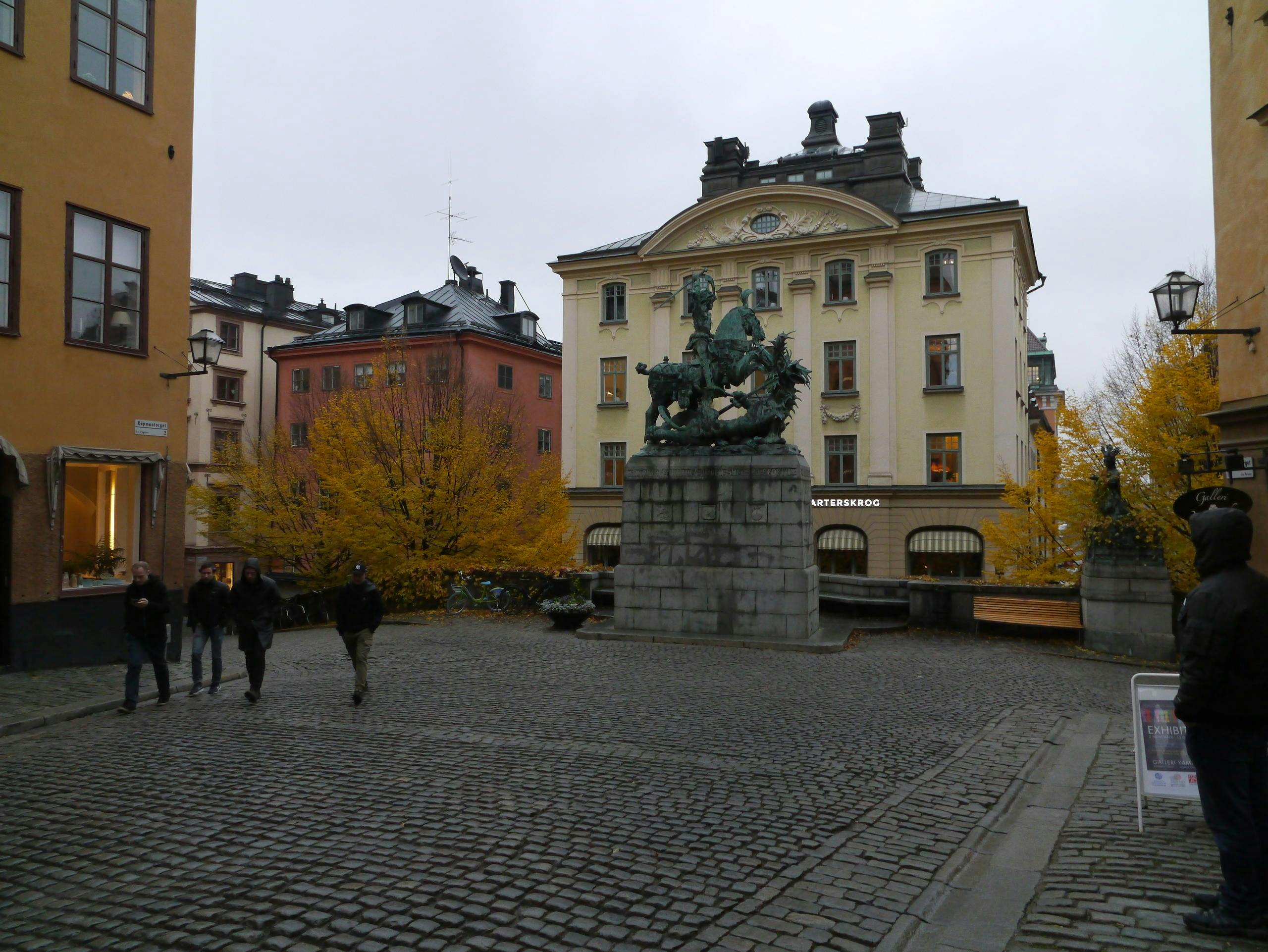 Passeio a pé pela Estocolmo medieval por Gamla Stan
