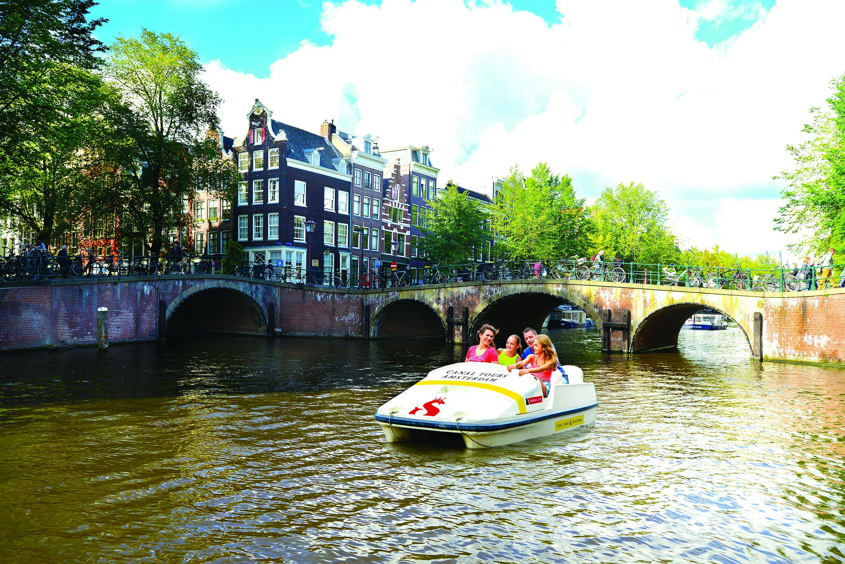 Kanały Amsterdamu Przejażdżka łodzią z pedałami