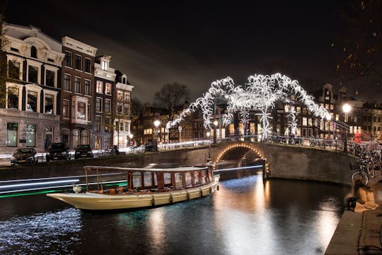Crucero por el canal Amsterdam Light Festival con bebidas incluidas