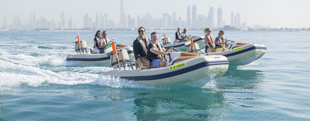 Excursion en bateau de 90 minutes l'après-midi le long de la côte de Dubaï