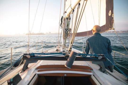 Private 2-hour sailboat charter from Long Beach