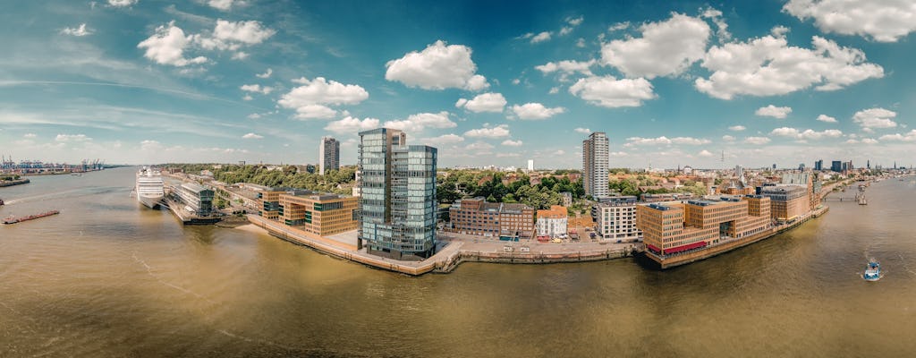 Rondleiding door de havenpromenade van Hamburg