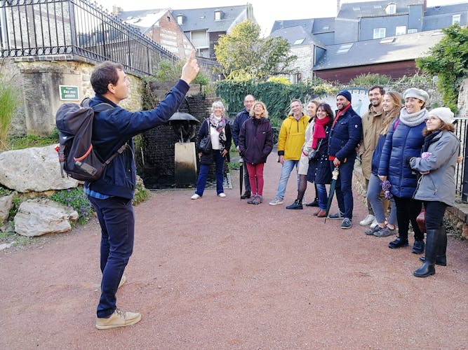 Private walking tour of Honfleur with a local guide