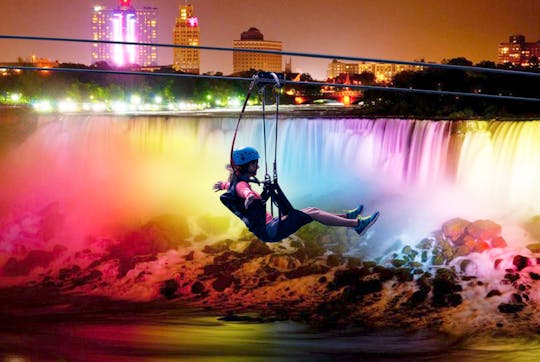 Zipline notturna delle Cascate del Niagara