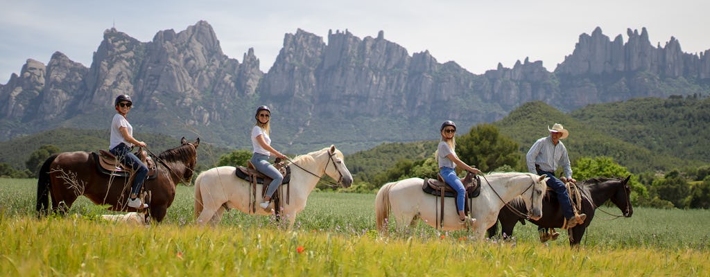 Visita guiada por Montserrat e passeio a cavalo com transporte privado saindo de Barcelona