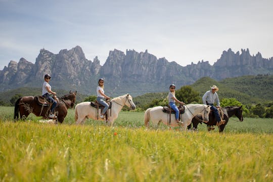 Tour guidato di Montserrat con giro a cavallo e trasporto privato da Barcellona