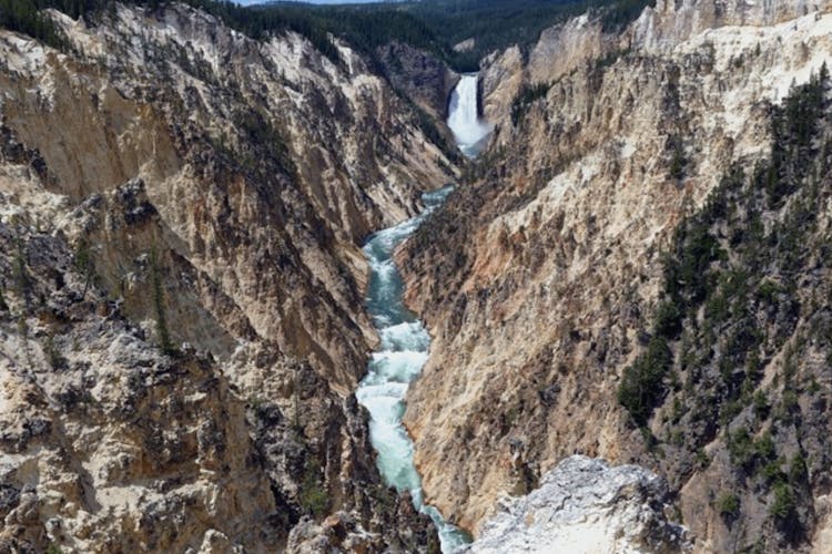 Yellowstone national park self-driving audio tour