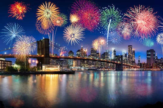 Premier réveillon du Nouvel An plus dîner-croisière sur les Bateaux à New York