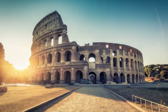 Wycieczka z przewodnikiem po starożytnym Rzymie e-rowerem