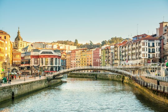 Romantic guided tour in Bilbao