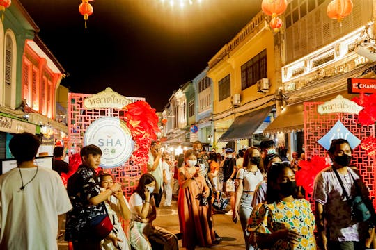 Rundtur i Phukets gamleby med nattmarkedet Thalong Road