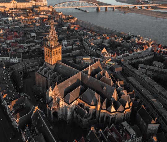 Wycieczka piesza po Nijmegen z holenderskim ciastem i kawą