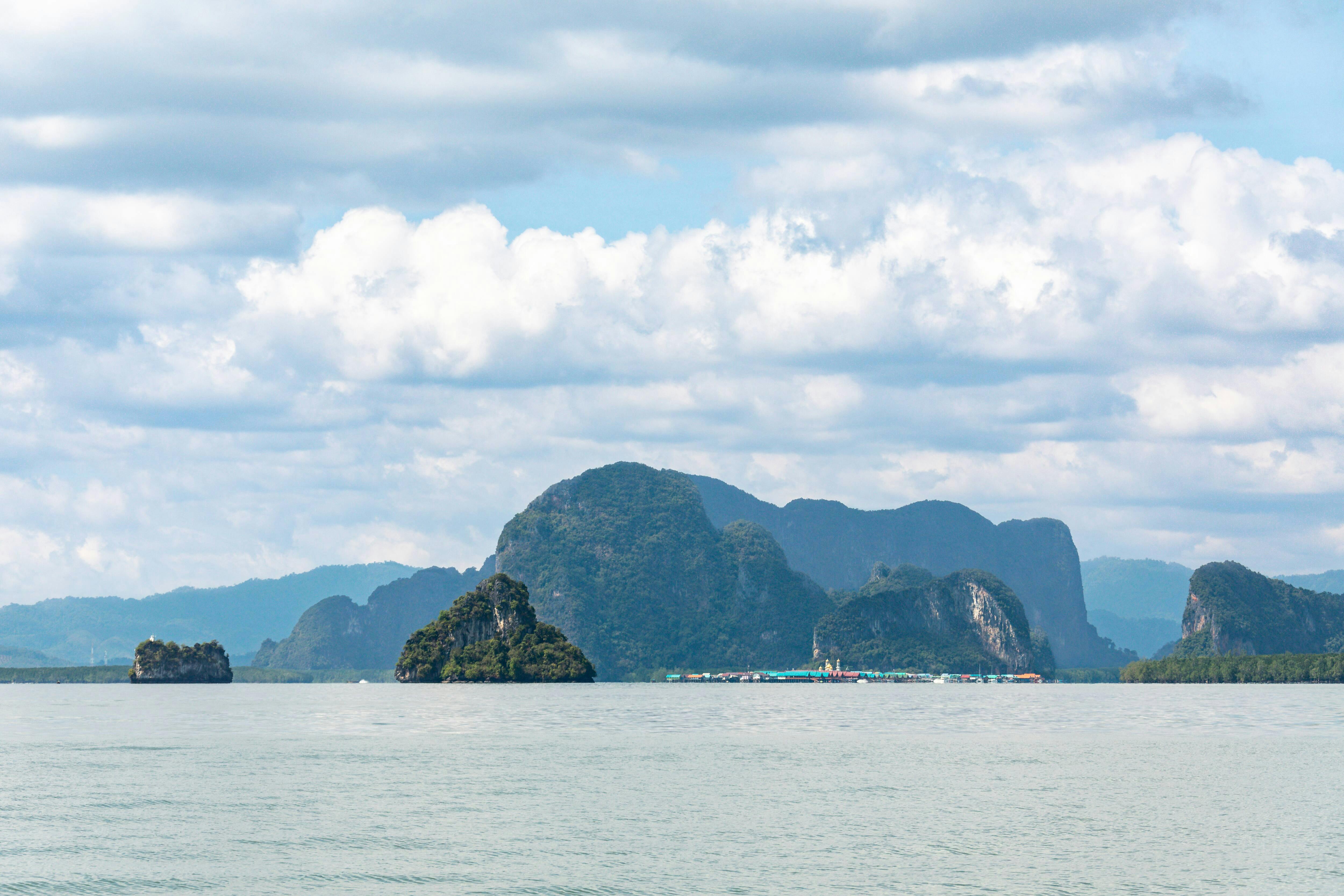 Speedboat and Canoe Tour of Phang Nga Bay