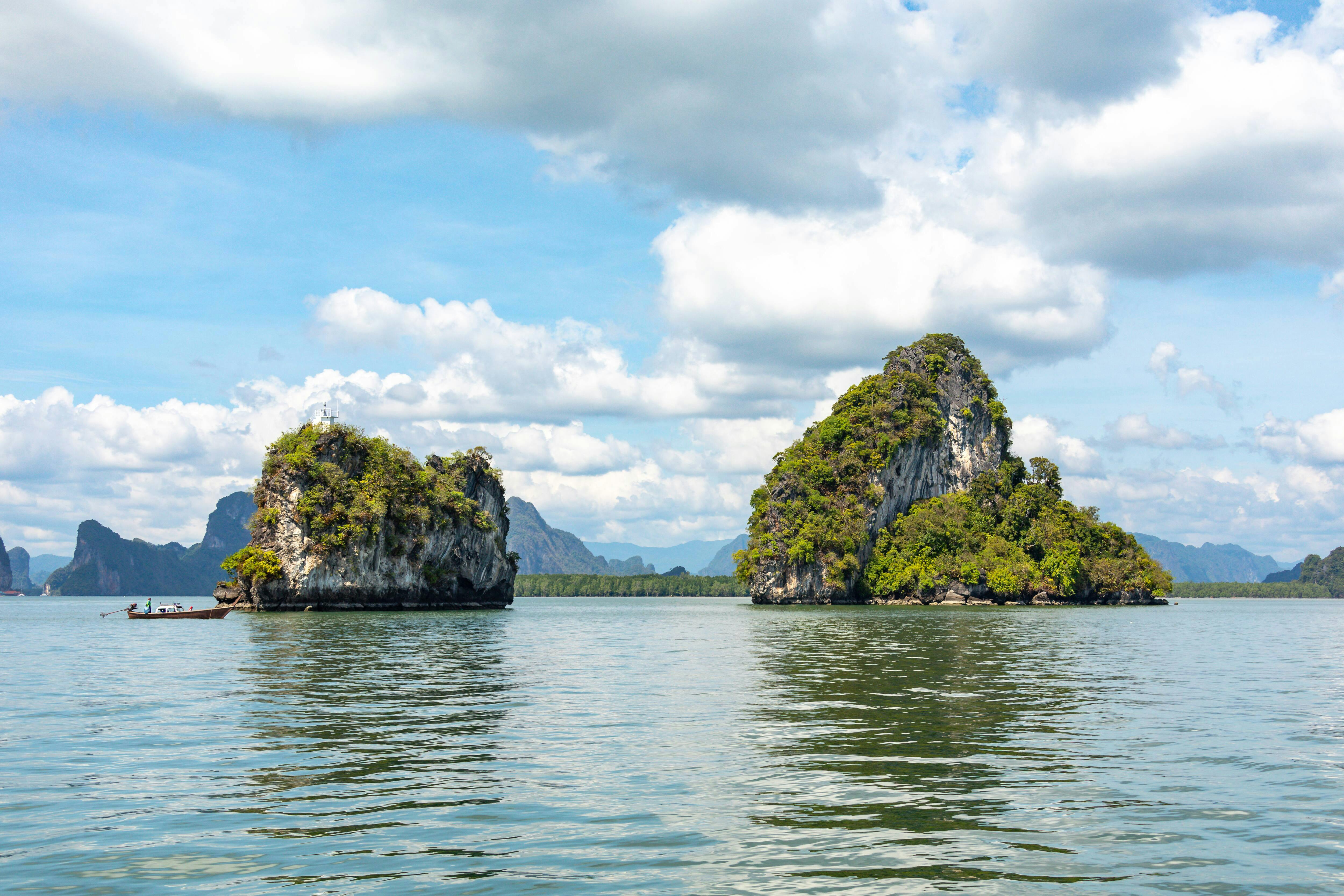 Speedboat and Canoe Tour of Phang Nga Bay