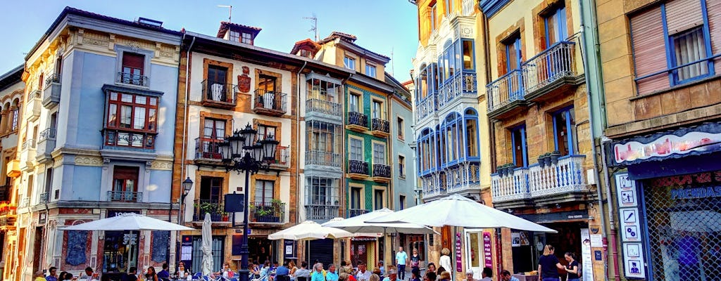 Romantic guided tour in Oviedo