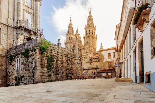 Romantic guided tour in Santiago de Compostela