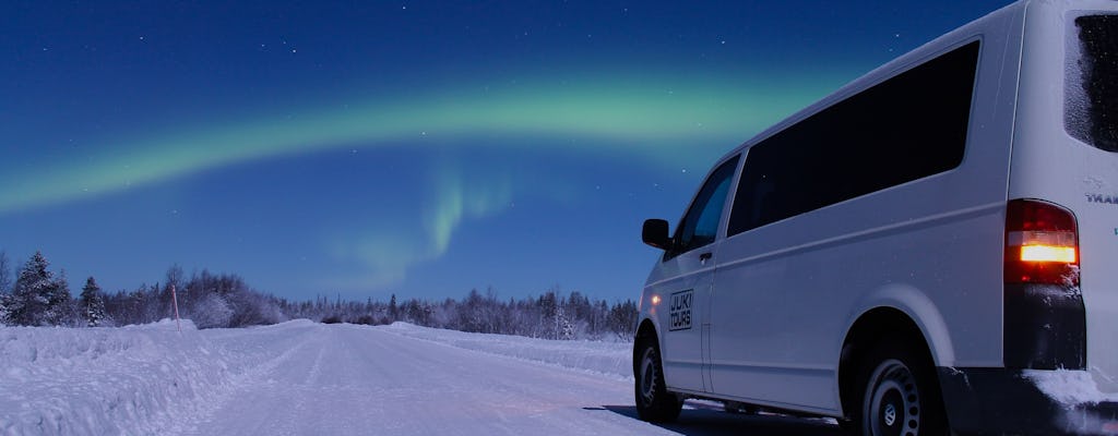 Levi aurora borealis caçada de carro