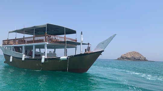 Całodniowy rejs dau z snorkelingiem w Fujairah Dibba z Sharjah
