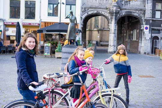 Nijmegen z przewodnikiem po quizie rodzinnym na rowerze z lunchem
