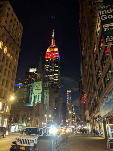 NYC guided night bus tour with tickets for The Edge observation deck