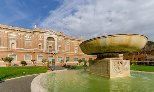 VIP Vatican tour with breakfast at the museum