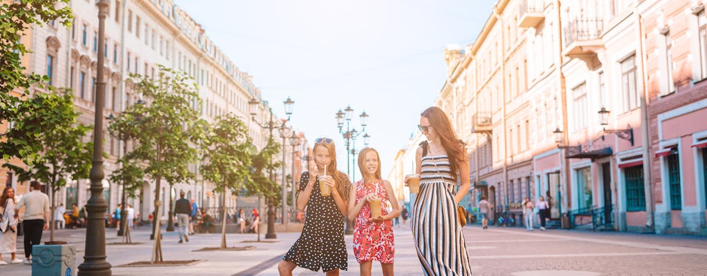 Visite privée à pied en famille à Saint-Pétersbourg