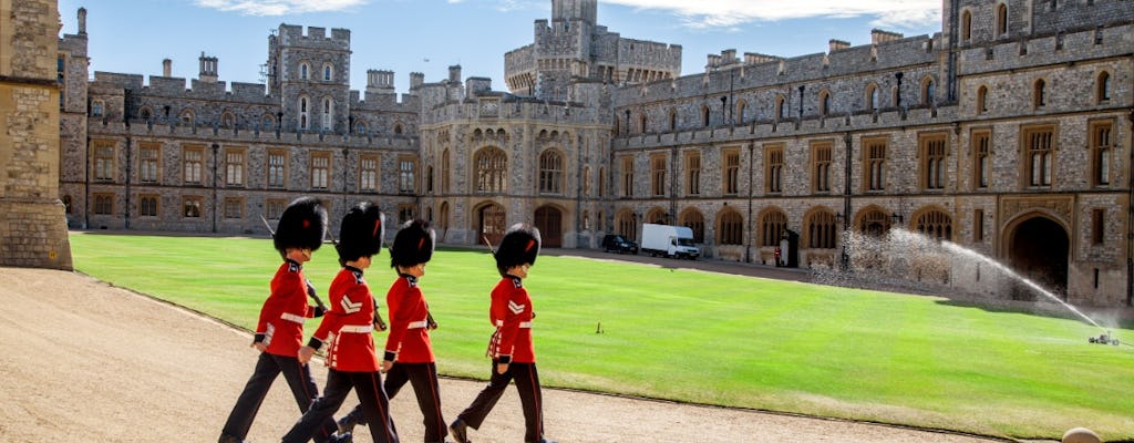 Tour pelo Castelo de Windsor, Stonehenge e Bath com almoço