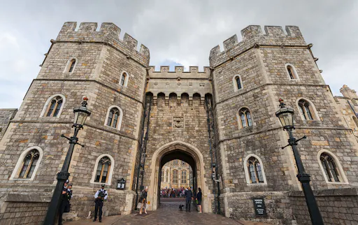 Windsor Castle, Stonehenge and Bath Tour with Lunch