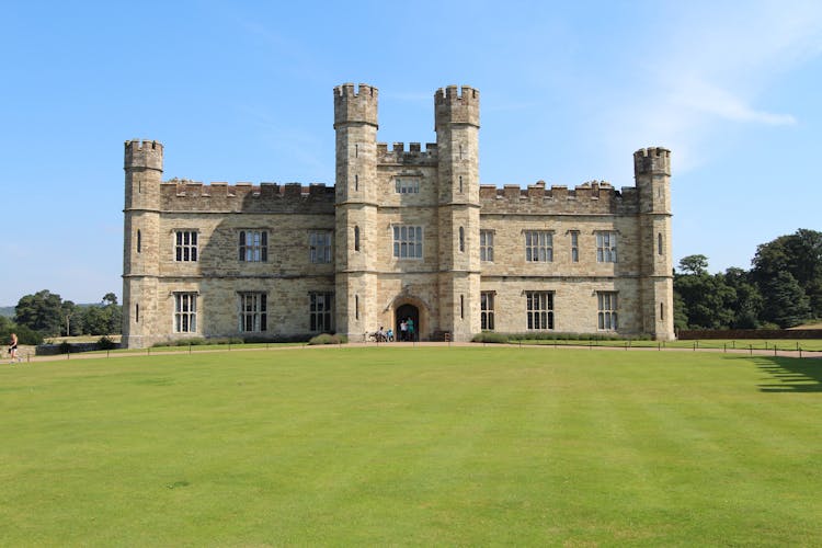 Leeds Castle, Canterbury, Dover and Greenwich Tour