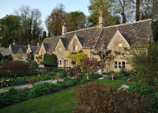 Cotswolds Village Tour with Lunch