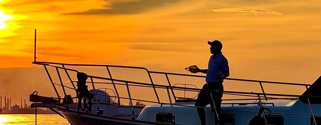 Sunset City Skyline Cruise with Mocktail