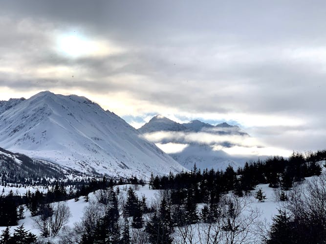 Beginners snowshoeing adventure in Anchorage