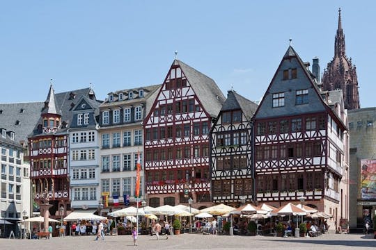 Walking tour on mobile app through Frankfurt