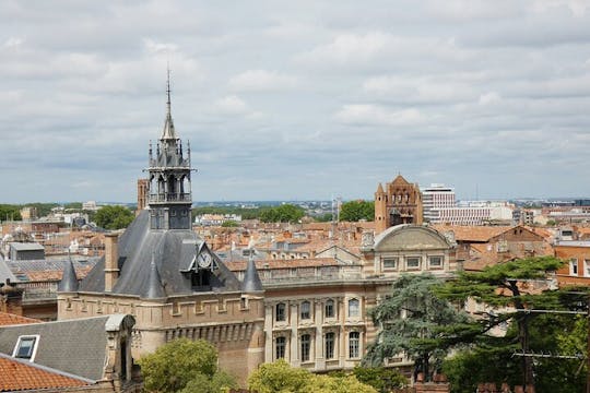 Self guided tour with interactive city game of Toulouse