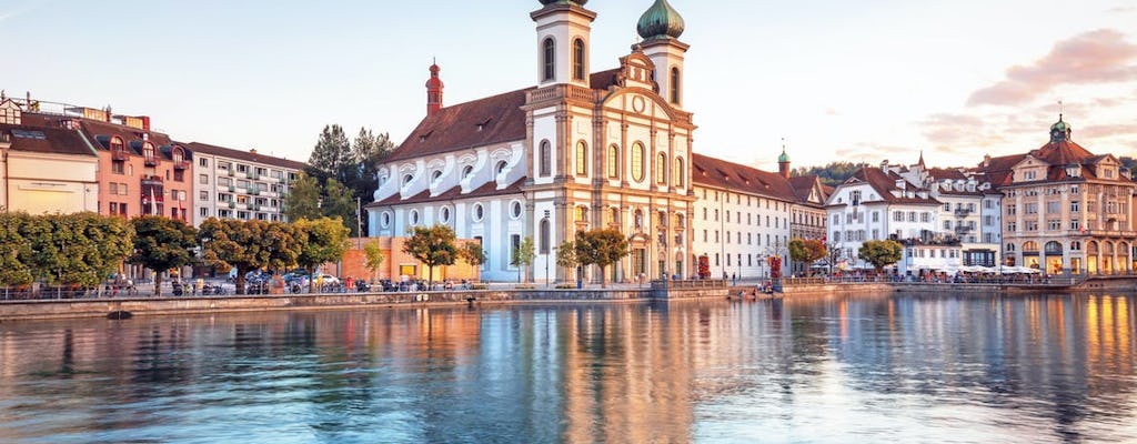 2-hour walking guided tour in Lucerne
