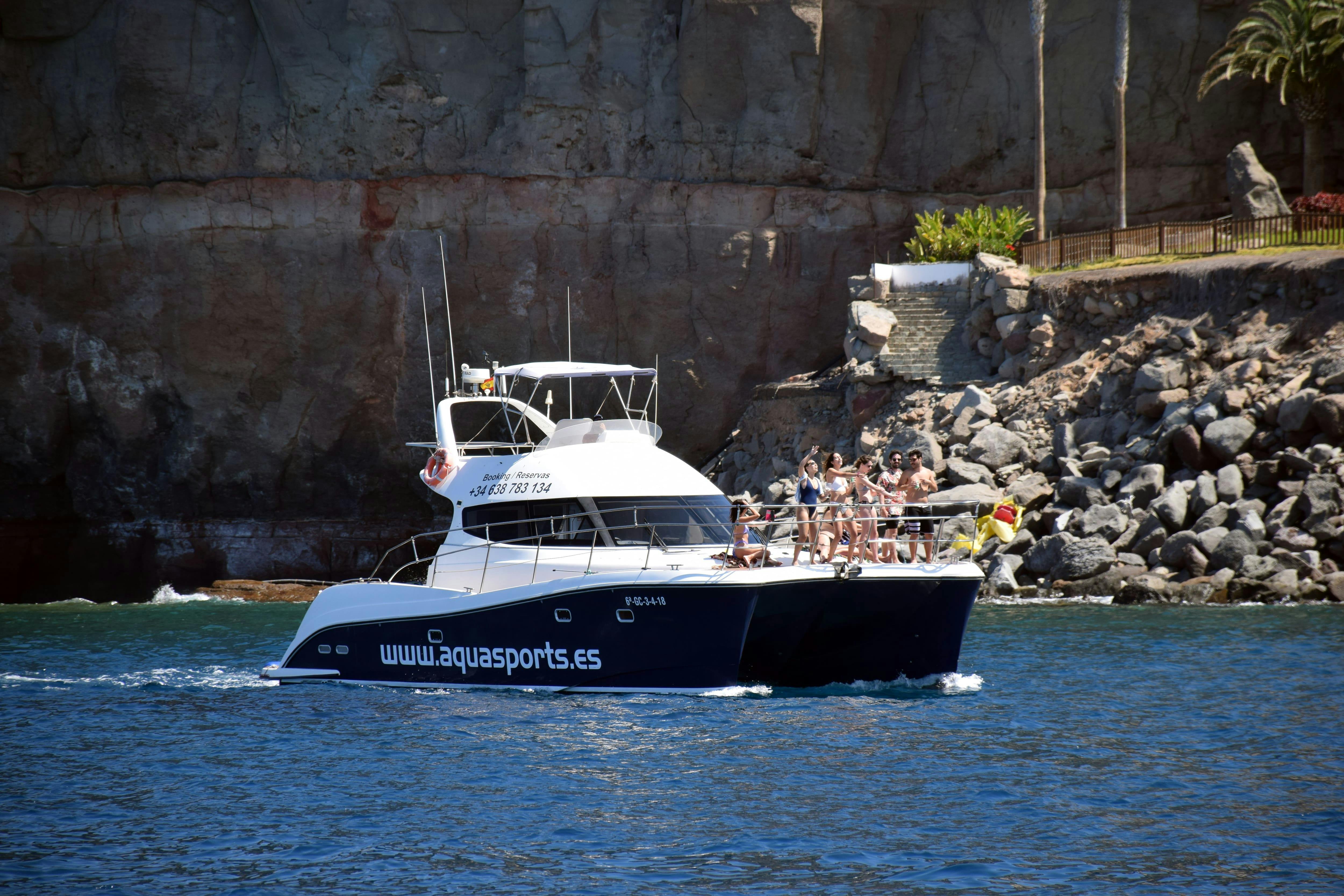 Damiluvi Catamaran Private Charter