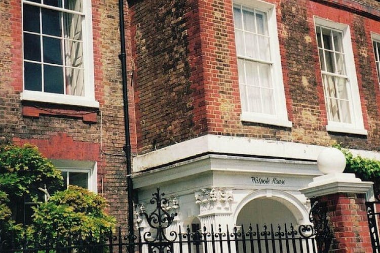 Enjoy a self-guided audio tour from Hammersmith to Chiswick